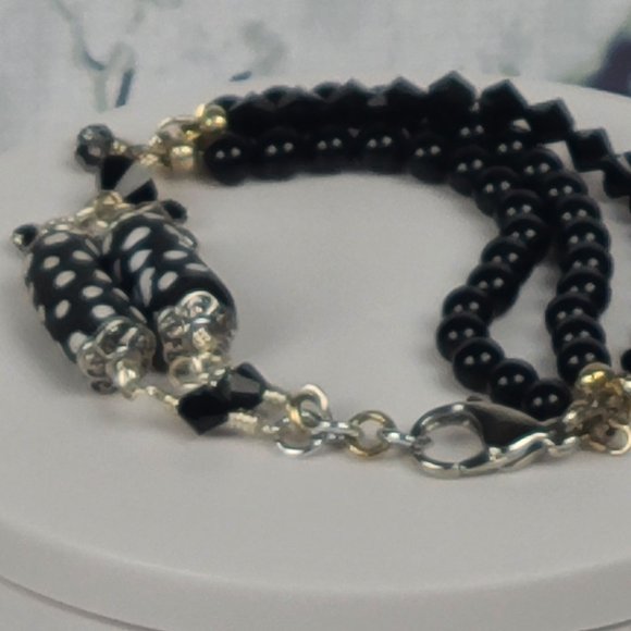 Black & White African Bead Bracelet - Picture 3 of 4